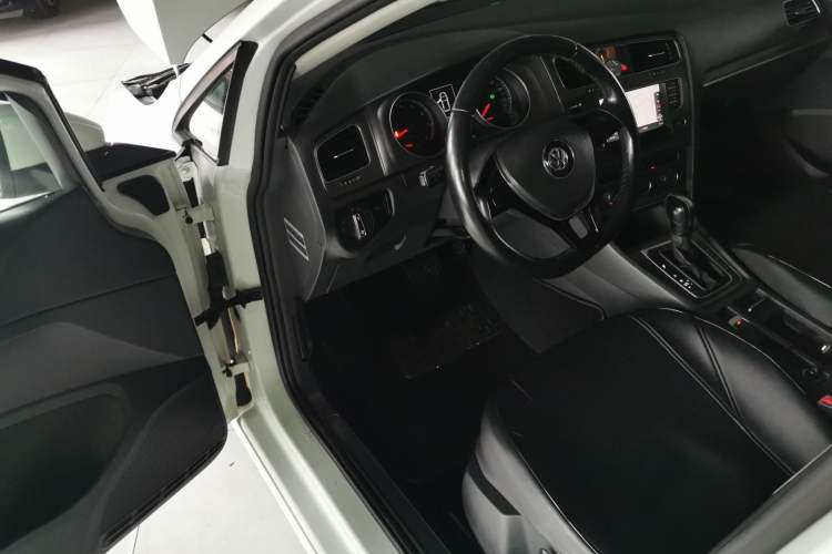 Used Volkswagen Golf 2014 1.6L Automatic Comfort Model
