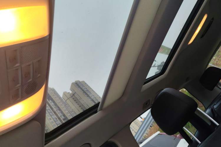 Used Mercedes-Benz GLK-Class 2013 GLK 300 4MATIC Dynamic Sunroof Model