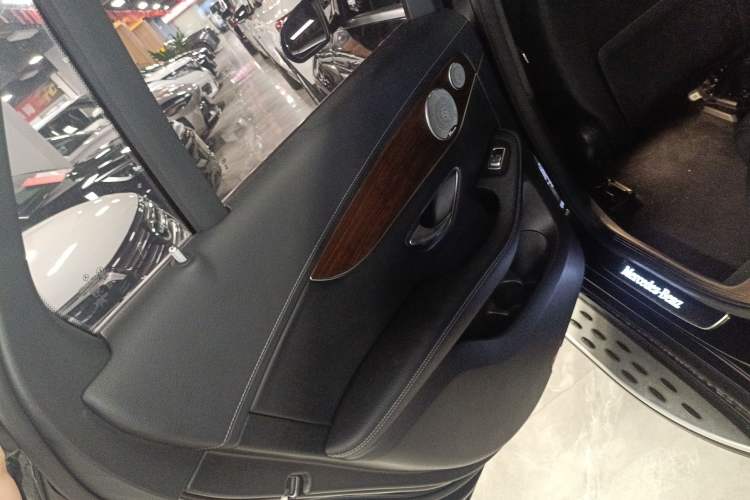 Used Mercedes-Benz GLC 2020 Facelift GLC 300 L 4MATIC Dynamic Edition
