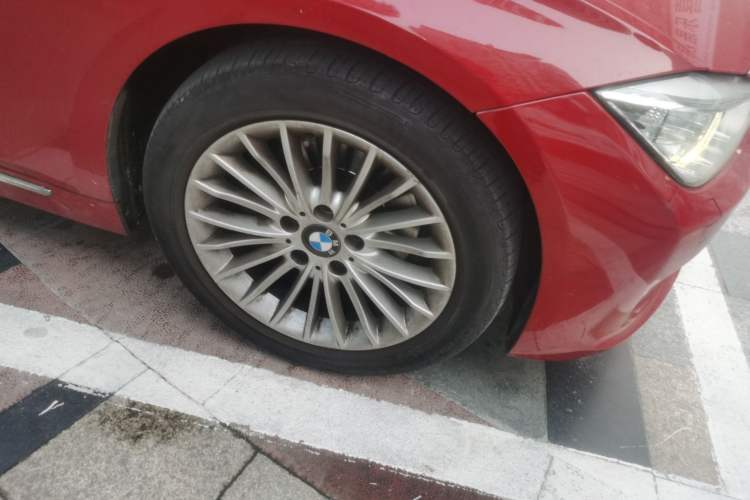 Used BMW 3 Series 2013 Facelifted 320Li Luxury Design Package