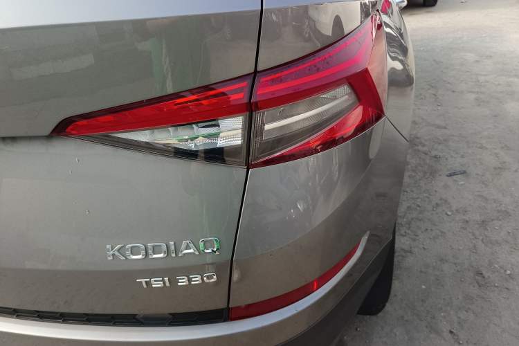 Used Skoda Kodiaq 2019 Facelifted TSI330 7-Seater Two-Wheel-Drive Luxury Enjoyment Edition China VI Standard
