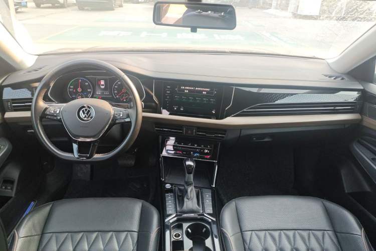 Used Volkswagen Passat New Energy 2020 430 PHEV Hybrid Luxury Edition China VI Standard

