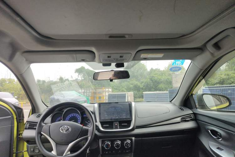 Used Toyota YARiS L 2016 Revised Version 1.5G CVT with Dynamic Sunroof
