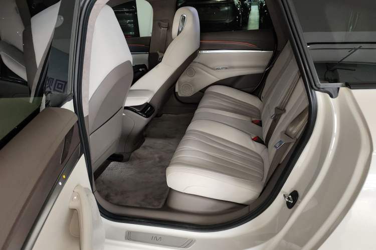 Used  L7 2022 Pro Model