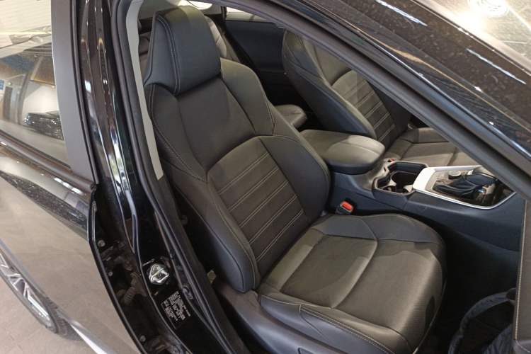 Used Toyota Wildlander 2023 Dual-Motor 2.5L E-CVT Four-Wheel Drive Prestige Edition
