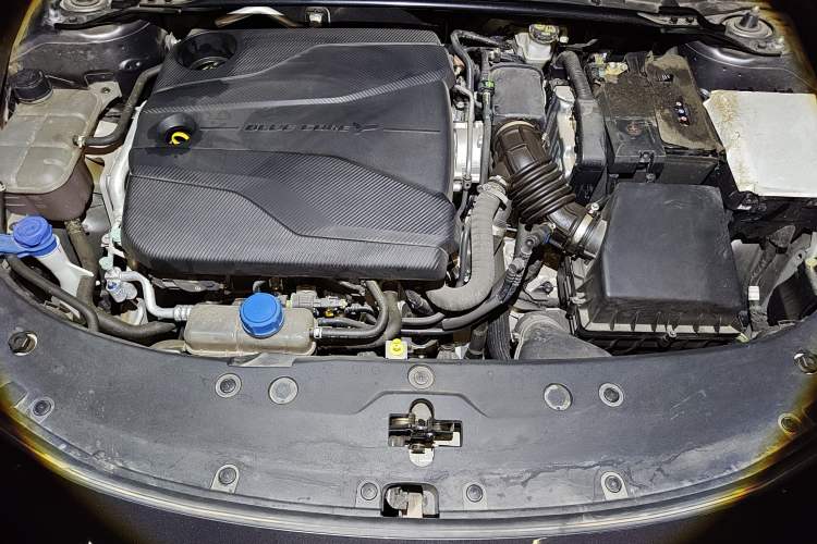 Used Changan UNI-V 2023 1.5T Prestige Model
