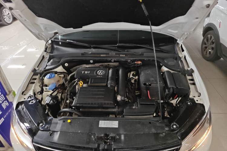 Used Volkswagen Sagitar 2017 180TSI Automatic Luxury Edition
