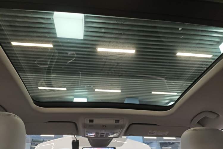 Used Volkswagen Tharu 2024 300TSI Two-Wheel-Drive Moon Luxury Edition