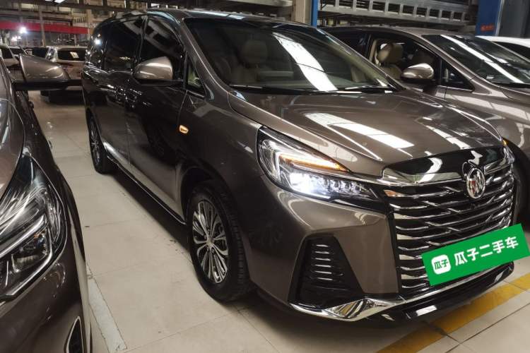 Used Buick GL8 2023 Facelifted Land Cruiser Executive Luxury Version