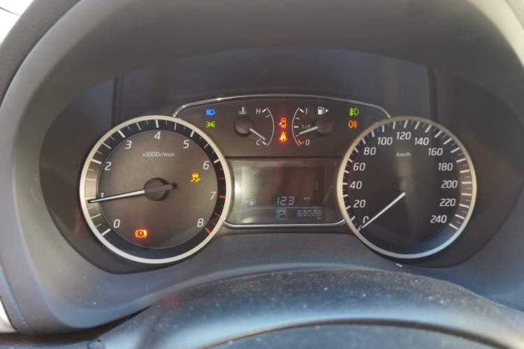 Used Nissan Sylphy 2019 1.6XV CVT Smart Connect Luxury Edition China VI Standard