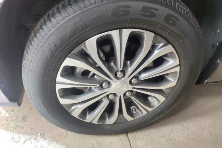 Used Buick GL8 2021 Land Cruiser Executive Class 652T Luxury Model
