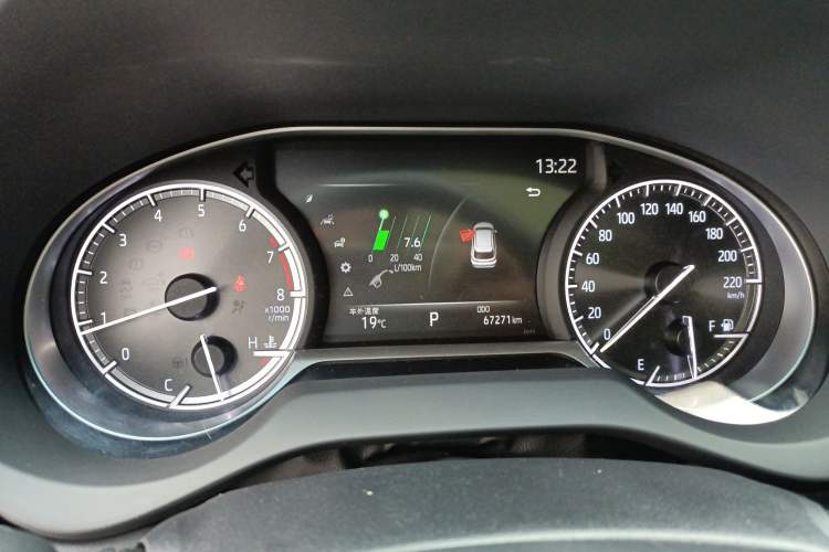 Used Toyota Harrier 2022 2.0L CVT Two-Wheel Drive Luxury Edition