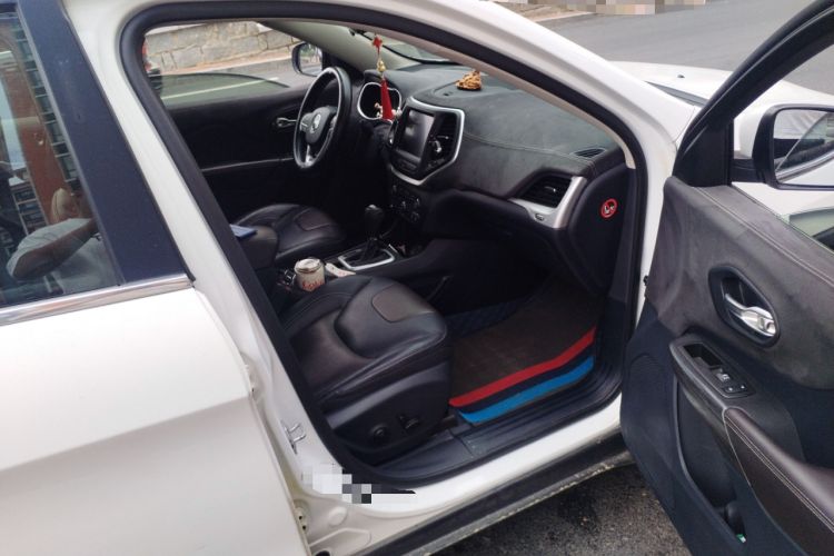 Used  Cherokee 2017 2.0L Superior Edition