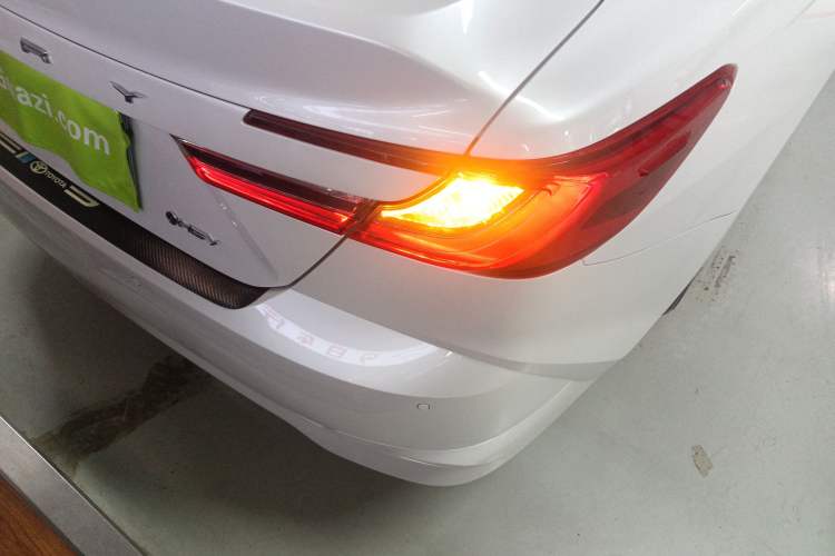 Used Toyota Camry 2024 Dual-Motor 2.0 HE Elite Edition