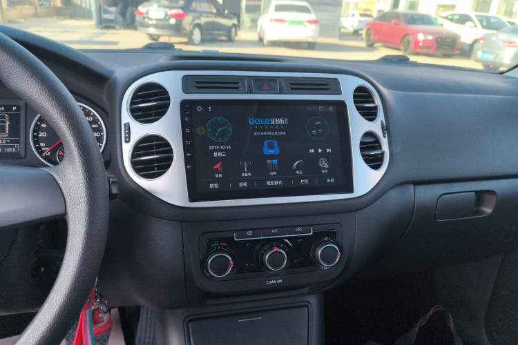 Used Volkswagen Tiguan 2017 300TSI Automatic Two-Wheel Drive Silk Road Luxury Edition
