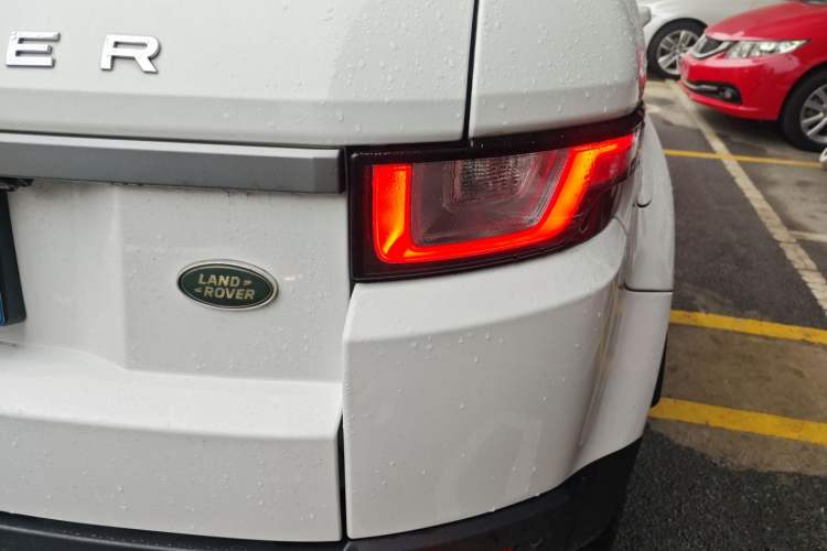 Used Land Rover Range Rover Evoque 2018 240 PS SE Smart Brilliance Edition
