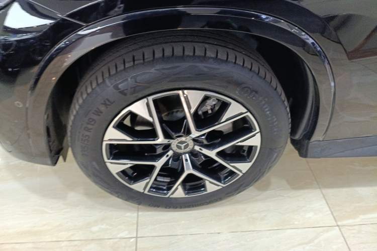 Used Mercedes-Benz GLC 2024 Facelifted GLC 260 L 4MATIC Luxury Version 5 Seats
