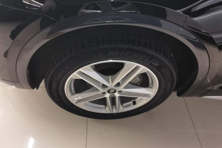 Used Audi Q5L 2022 40T Fashionable and Elegant Model