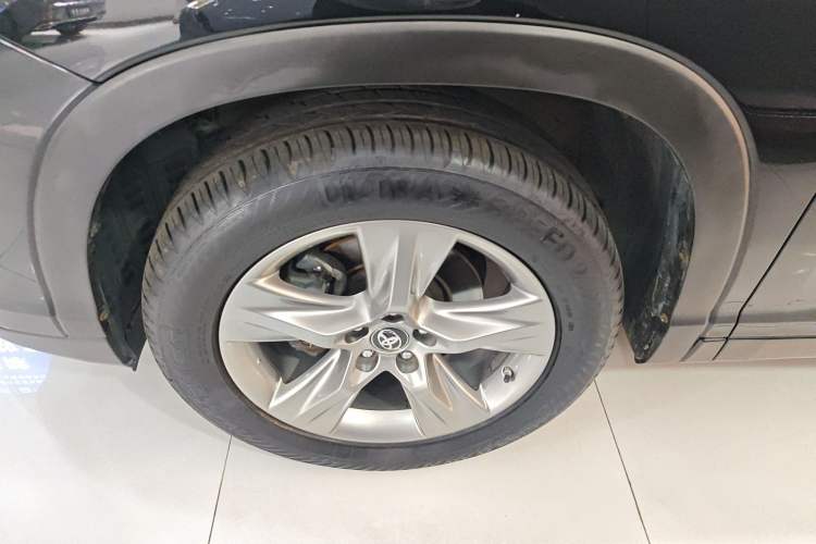 Used Toyota Highlander 2018 2.0T Four-Wheel Drive Luxury Version 7 Seats China VI Standard
