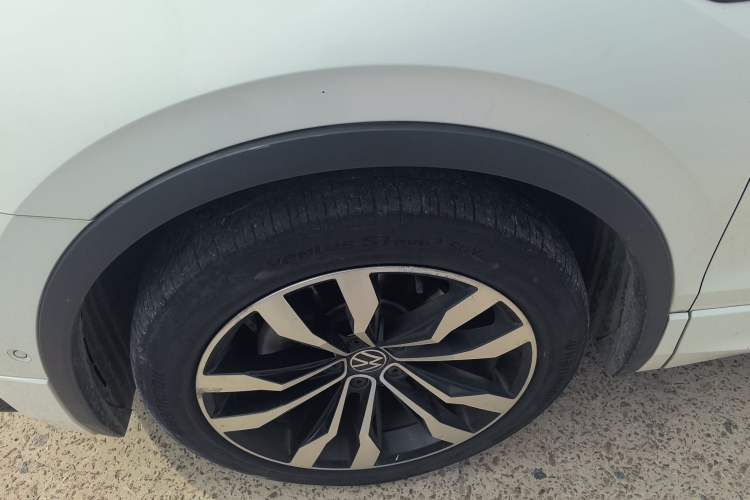 Used Volkswagen Tiguan L 2021 330TSI Automatic Two-Wheel Drive R-Line Enhanced Edition
