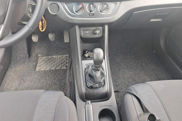 Used Baojun 310 2016 1.2L manual Comfort trim level
