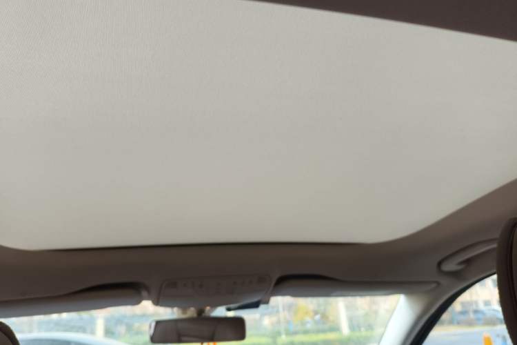 Used Mercedes-Benz E-Class 2019 E 300 L Sporty and Stylish Model
