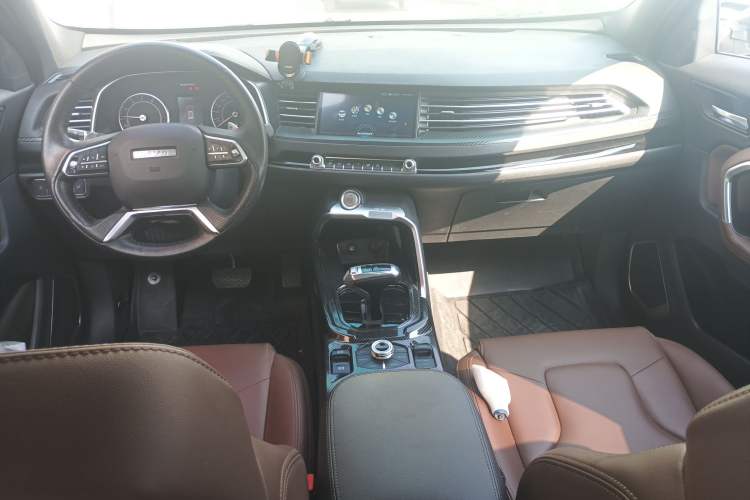 Used Haval H6 2017 Red Label 2.0T Automatic Two-Wheel Drive ZhiShang Model