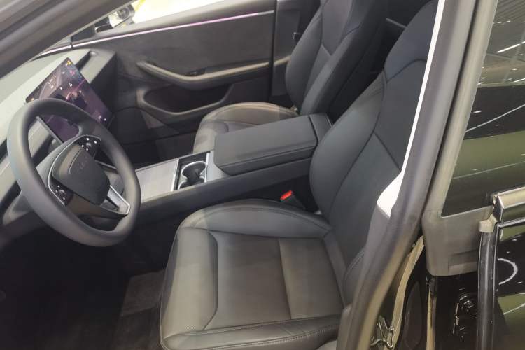 Used Tesla Model 3 2023 Long-Range All-Wheel-Drive Version
