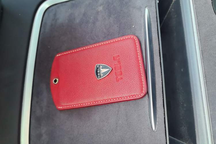 Used Tesla Model Y 2023 Rear-Wheel-Drive Version
