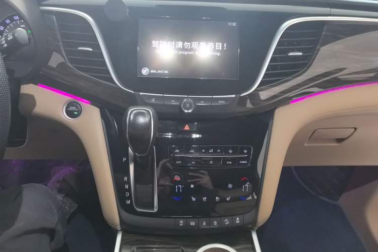 Used Buick GL8 2018 ES 28T Flagship Model China VI Standard
