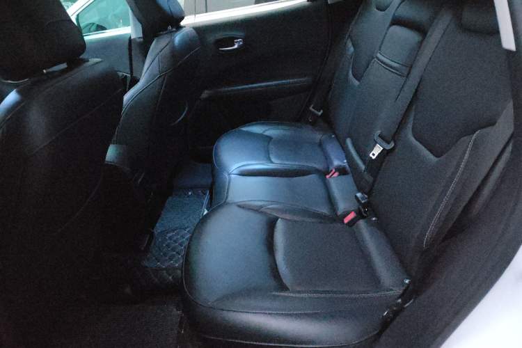 Used  Compass 2017 200T Automatic Family Edition
