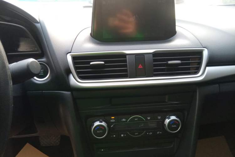 Used Mazda Mazda 3 Axela 2017 Sedan 1.5L Automatic Luxury Model Emission Standard China V
