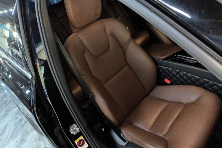 Used Volvo XC60 2019 T5 4x4 Smart Edition China VI Standard
