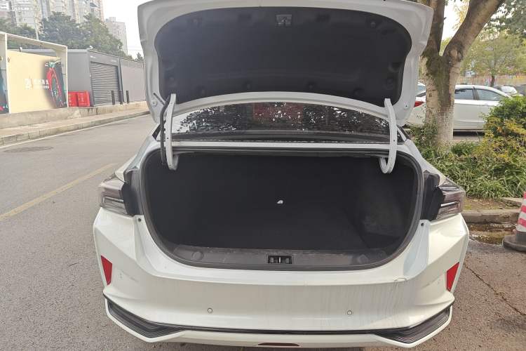 Used Dongfeng Aeolus Yixuan MAX 2023 1.5T Super Cool Trendy Dad Edition
