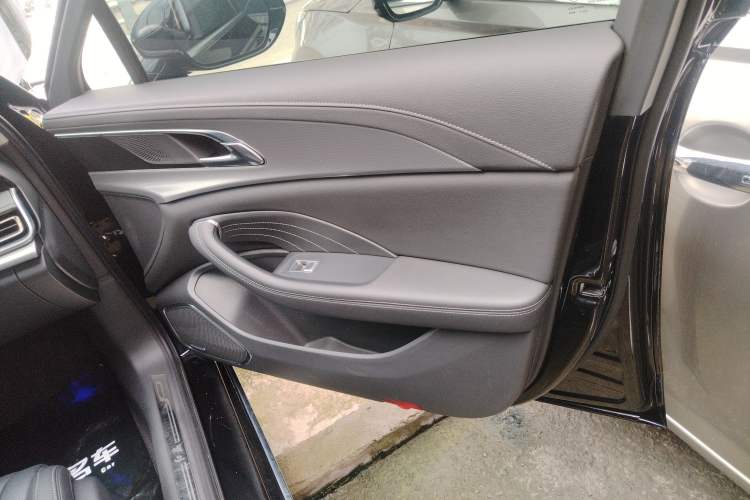 Used Hongqi H5 2023 2.0T Automatic Smart Connect Flagship Edition
