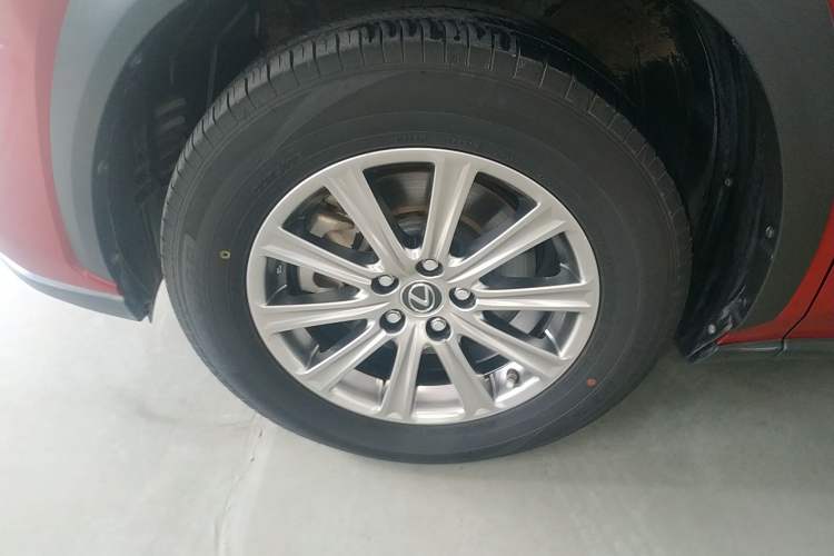 Used Lexus NX 2017 200 Front-Wheel-Drive X-Trail SE Edition
