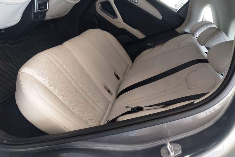 Used BYD Yuan UP 2025 Intelligent Driving Version 401 km Beyond-Range Edition
