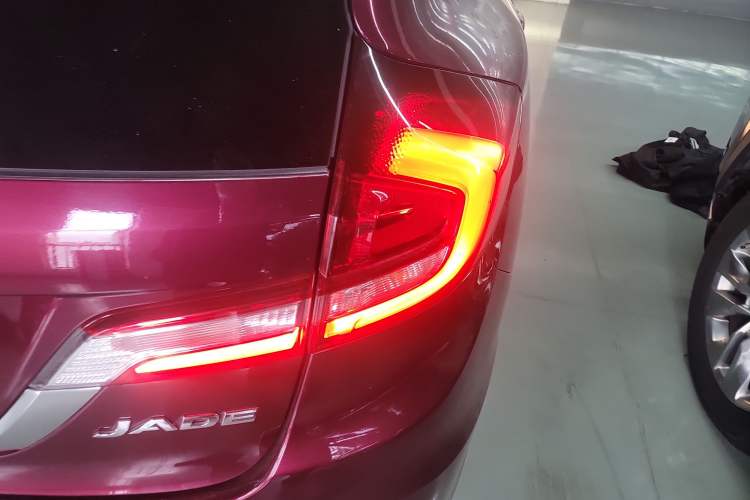 Used Honda Jade 2020 1.8L automatic Comfort version
