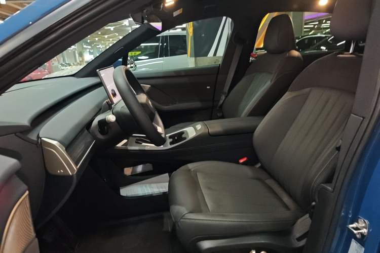 Used ONVO L60 2024 60 kWh Rear-Drive Version
