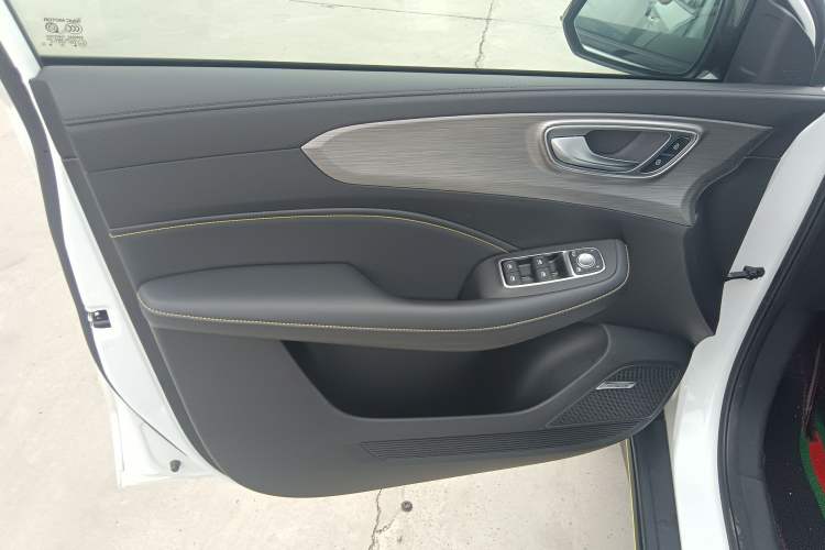 Used Roewe RX5 2020 PLUS 300TGI Automatic Ali National Trend Flagship Edition
