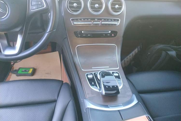 Used Mercedes-Benz GLC 2016 GLC 300 4MATIC Dynamic Model