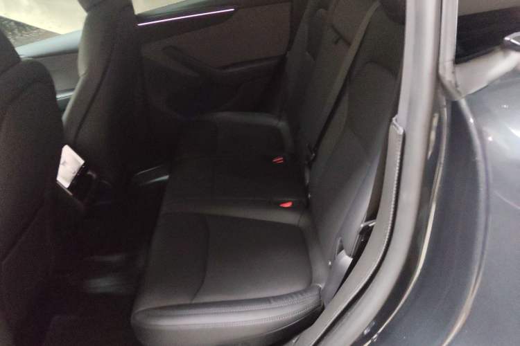 Used Tesla Model Y 2025 Rear-Wheel-Drive Version