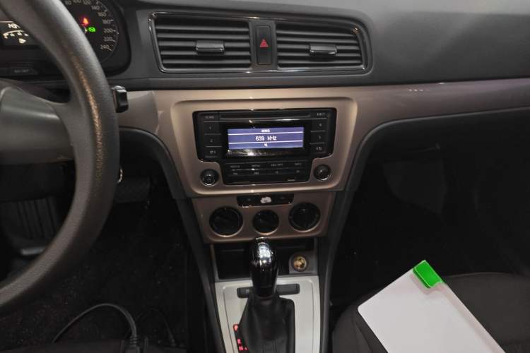 Used Volkswagen Lavida 2013 Revised Classic 1.6L Automatic Fashion Edition