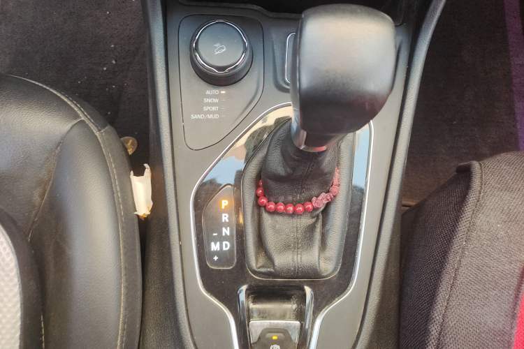 Used Jeep Cherokee 2019 2.0T Four-Wheel Drive Explorer Edition China VI Emission Standard