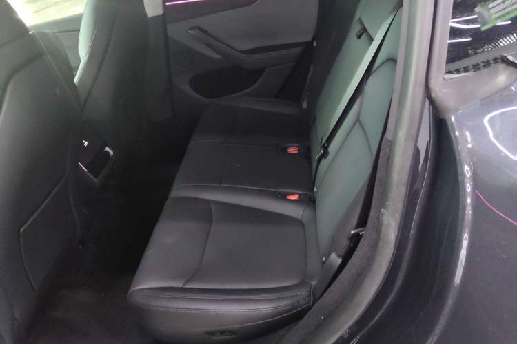 Used Tesla Model Y 2025 Rear-Wheel-Drive Version