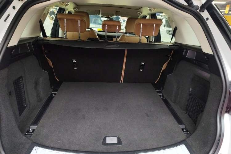 Used Land Rover Discovery Sport New Energy 2024 1.5T P300e Plug-in Hybrid Electric Version
