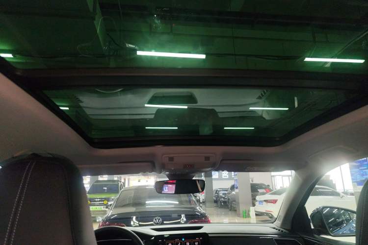 Used Volkswagen Tharu 2025 NewRui 300TSI Prestige Edition
