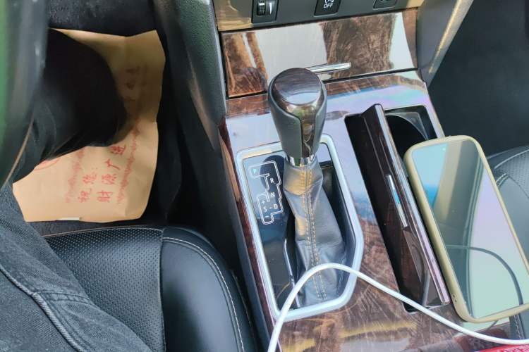 Used Toyota Camry 2016 2.0G 10th Anniversary Leading Edition
