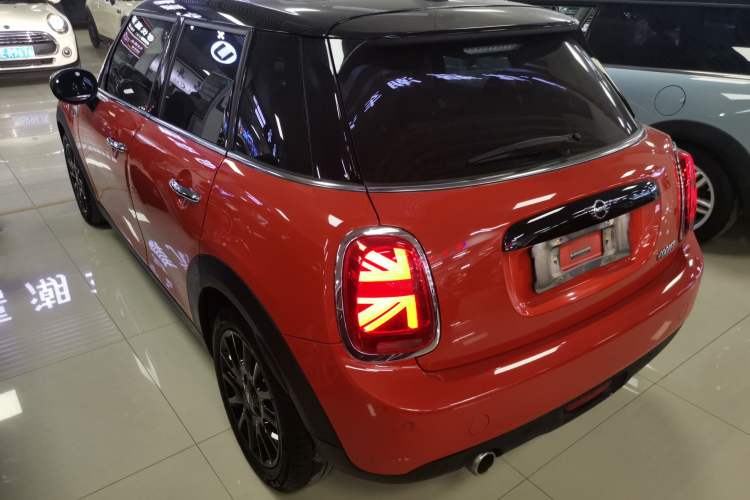 Used  MINI 2021 1.5T COOPER Classic Edition Five-Door Version
