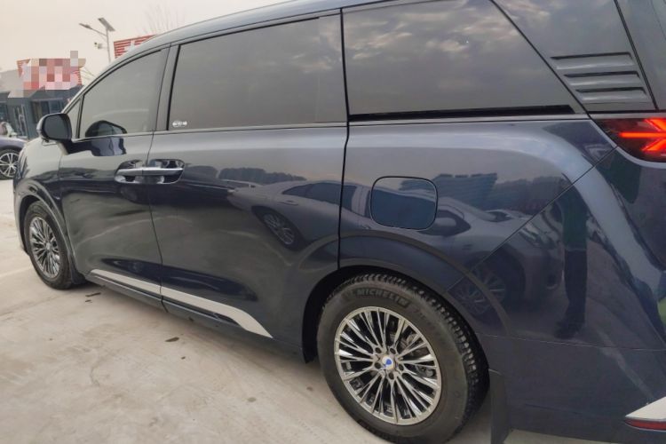 Used Denza D9 2022 DM-i 970 Four-Wheel Drive Prestige Model